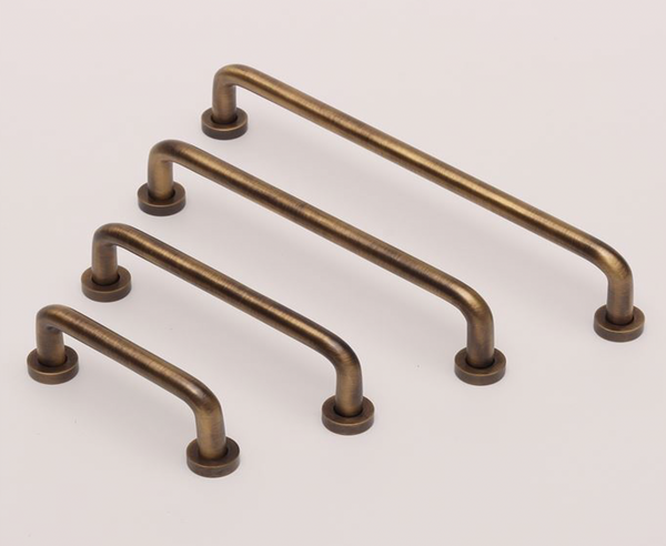 Chatton Curved Brass Handle